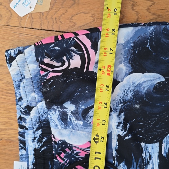 THEREABOUTS BRAND BOYS MULTI COLORED SWIM TRUNKS BOARD SHORTS SIZE XL 18/20 - Picture 11 of 15